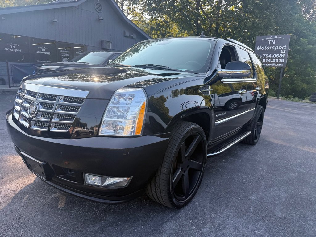 Used 2011 Cadillac Escalade AWD image 28