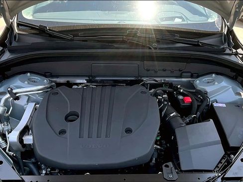 New 2026 Volvo XC60 B5 Ultra w/ Climate Package image 24