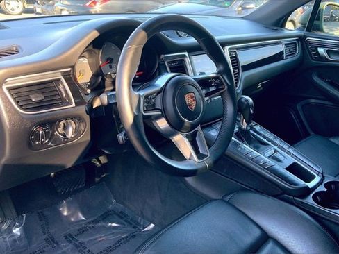 Used 2015 Porsche Macan S image 13