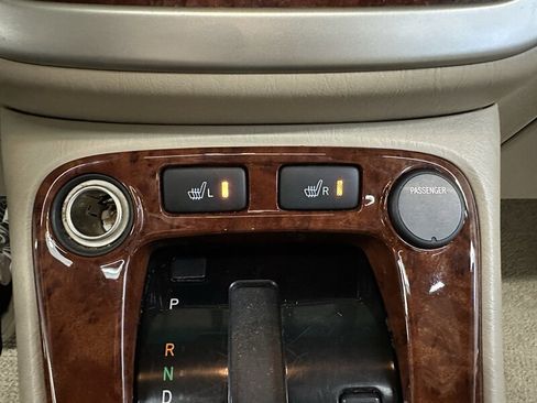 Used 2005 Toyota Highlander Limited image 24