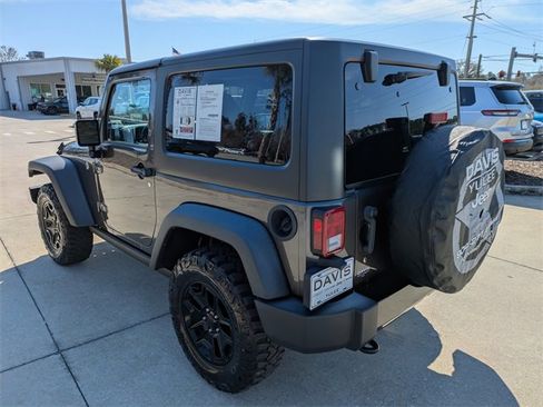Used 2017 Jeep Wrangler Sport image 6