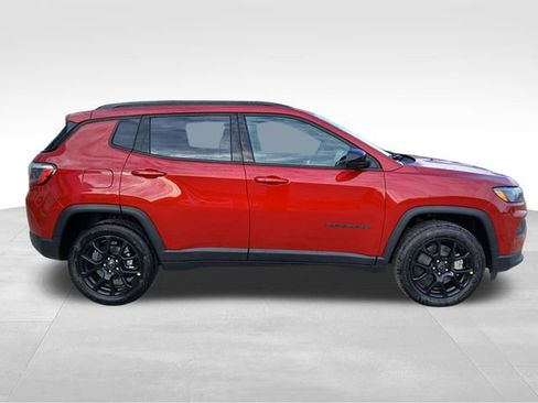 New 2026 Jeep Compass Latitude image 6