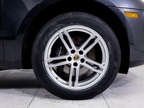 Certified 2024 Porsche Macan image 26