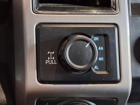 Used 2018 Ford F150 Platinum w/ Technology Package AWD/4WD image 26