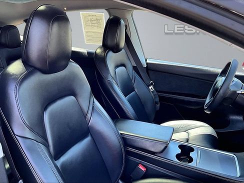 Used 2022 Tesla Model Y Long Range AWD/4WD image 7