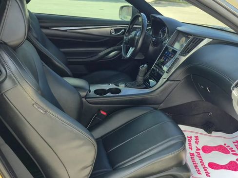 Used 2018 INFINITI Q60 2.0t w/ Cargo Package RWD image 10