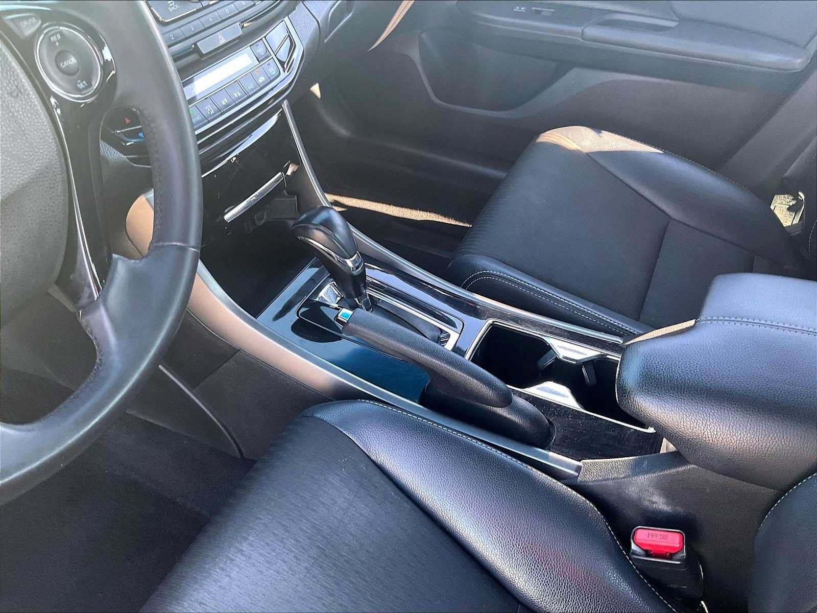 Used 2017 Honda Accord Sport image 18