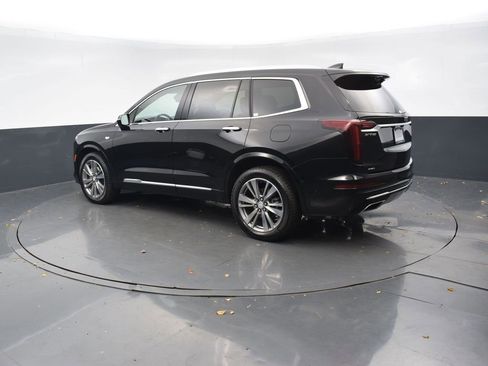 Used 2022 Cadillac XT6 Premium Luxury w/ Technology Package image 3