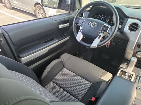 Used 2018 Toyota Tundra SR5 image 15