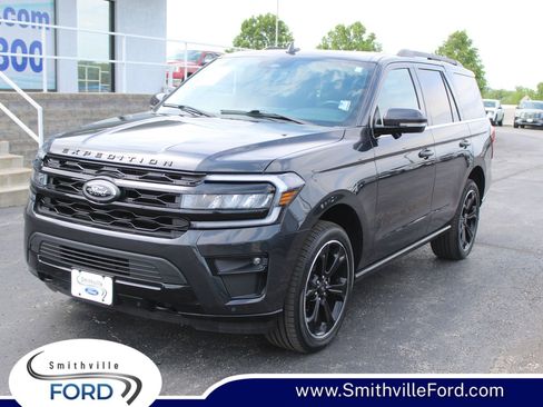 Used 2023 Ford Expedition Limited AWD/4WD image 1