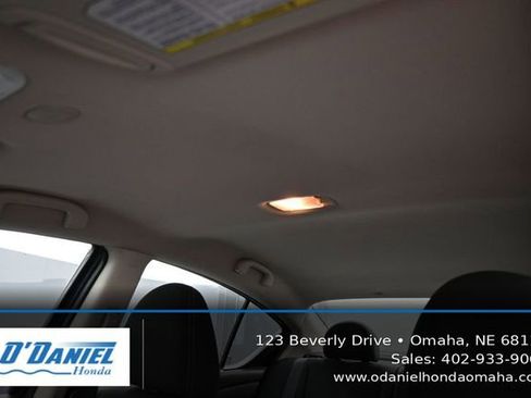 Used 2015 Nissan Versa SV FWD image 34