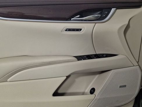 Used 2016 Cadillac XTS Luxury w/ Driver Awareness Package image 14