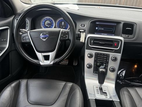 Used 2012 Volvo S60 T6 R-Design image 5