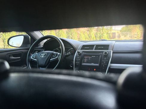 Used 2015 Toyota Camry SE FWD image 39