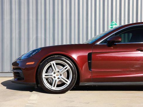 Used 2018 Porsche Panamera 4 image 21