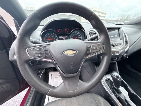 Used 2017 Chevrolet Cruze LT w/ Convenience Package image 14