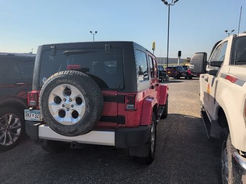 Used 2015 Jeep Wrangler Unlimited Sahara w/ Connectivity Group AWD/4WD image 6
