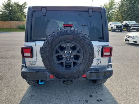Used 2024 Jeep Wrangler Unlimited AWD/4WD image 5
