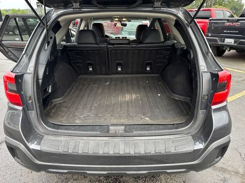 Used 2019 Subaru Outback 2.5i Limited AWD/4WD image 11