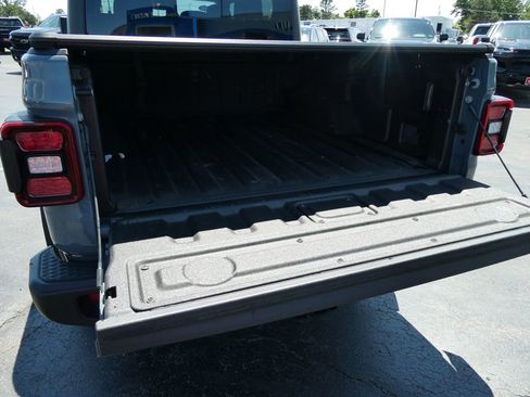 Used 2024 Jeep Gladiator Sport AWD/4WD image 37