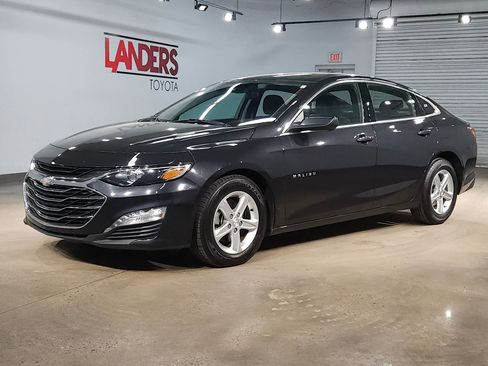 Used 2023 Chevrolet Malibu LT FWD image 3