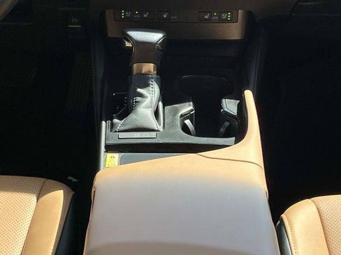 Certified 2025 Lexus ES 350 w/ Premium Package FWD image 17