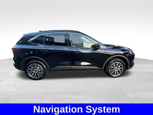 Certified 2024 Ford Escape SE image 3