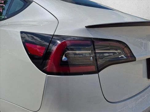 Used 2021 Tesla Model 3 Performance AWD/4WD image 10