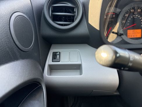 Used 2012 Toyota RAV4 4WD image 21