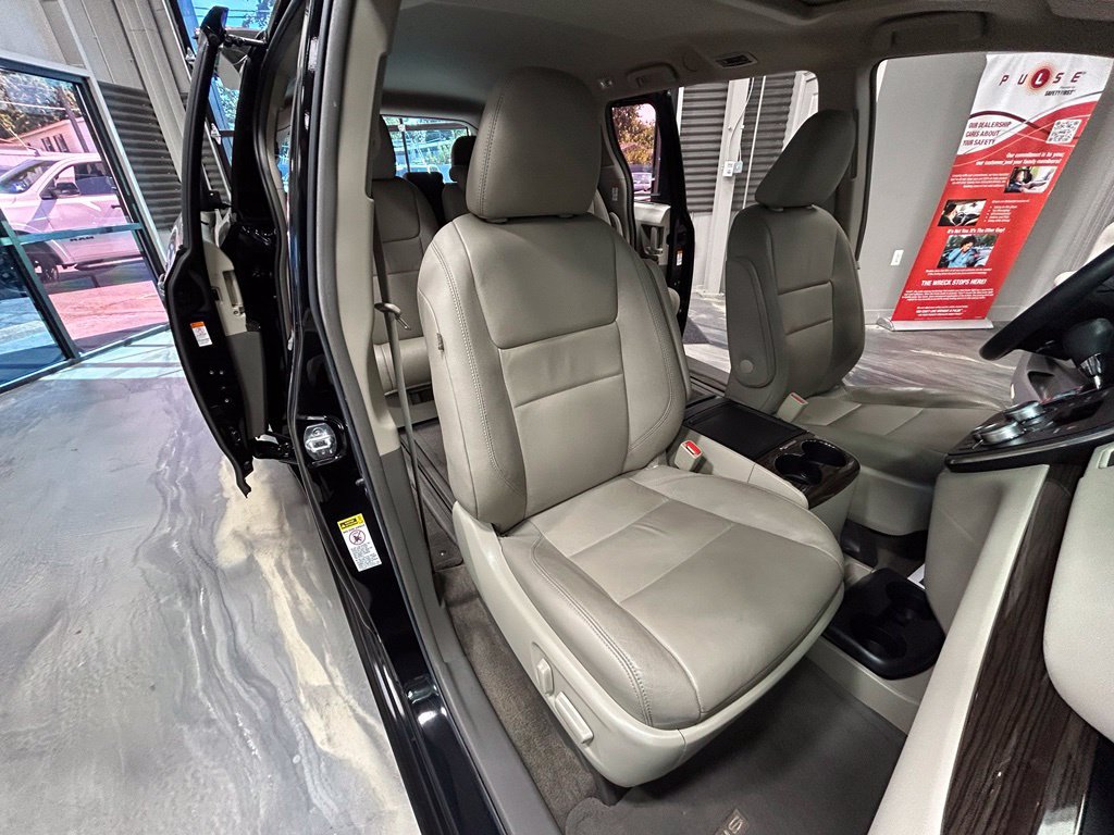 Used 2017 Toyota Sienna XLE FWD image 4