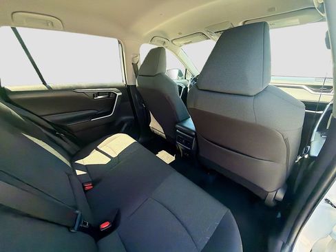 Used 2024 Toyota RAV4 XLE FWD image 27