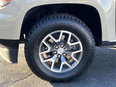 Used 2022 GMC Canyon AT4 w/ Trailering Package image 11