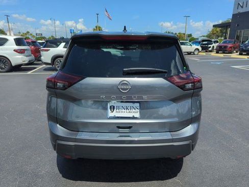 Certified 2026 Nissan Rogue SV FWD image 7