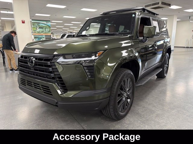 Used 2026 Lexus GX 550 w/ Accessory Package (31) AWD/4WD image 3