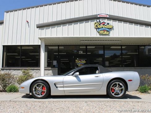 Used 2002 Chevrolet Corvette Convertible w/ Preferred Equipment Group2 image 4