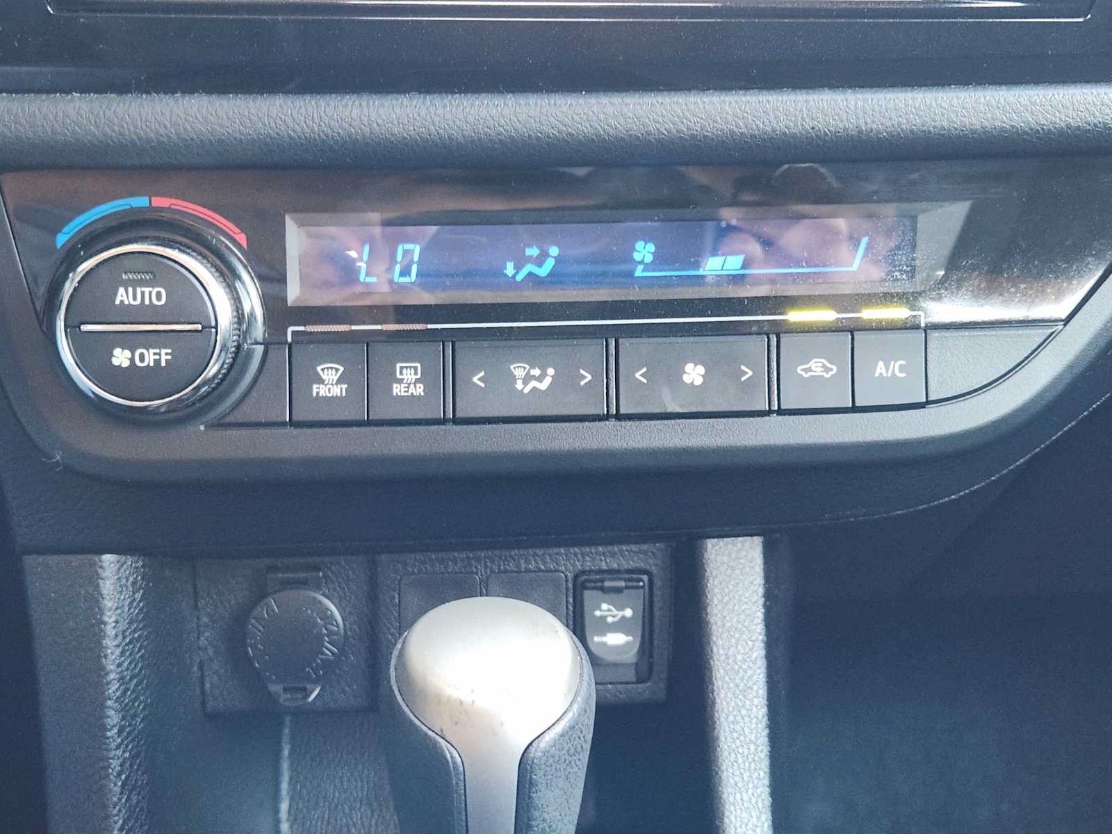 Used 2015 Toyota Corolla S FWD image 19