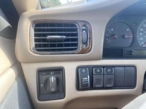 Used 1999 Volvo C70 LT FWD image 20