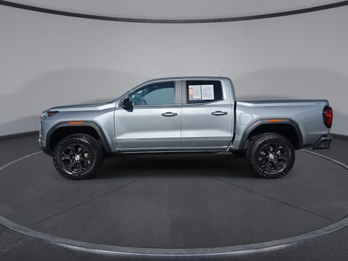 Used 2024 GMC Canyon Elevation w/ Elevation Premium Package AWD/4WD image 5