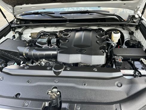 Used 2024 Toyota 4Runner SR5 Premium image 31