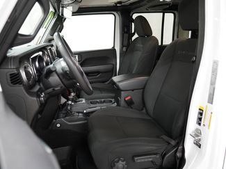 Used 2023 Jeep Gladiator Overland video 4