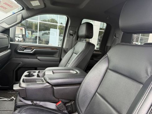Used 2024 Chevrolet Silverado 3500 LT AWD/4WD image 19