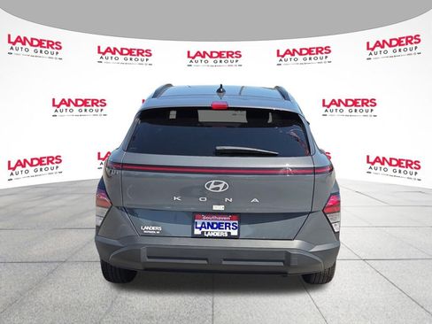 Used 2025 Hyundai Kona SEL FWD image 4