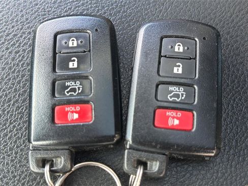 Used 2019 Toyota Highlander SE AWD/4WD image 37
