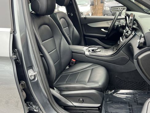 Used 2019 Mercedes-Benz GLC 300 4MATIC image 24