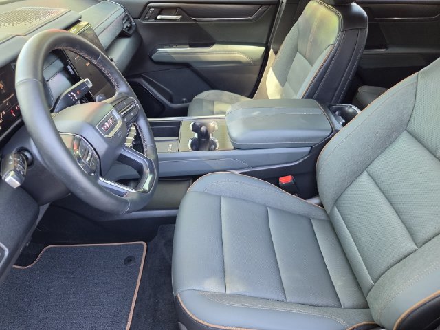 Used 2026 GMC Acadia AT4 w/ Luxury Package AWD/4WD image 11