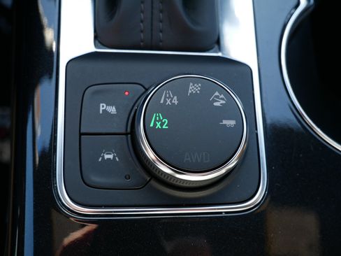 Used 2023 Chevrolet Blazer Premier w/ Enhanced Convenience Package AWD/4WD image 32