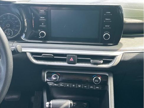 Used 2021 Kia K5 LX image 17