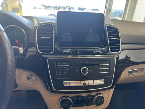 Used 2017 Mercedes-Benz GLE 350 4MATIC image 2