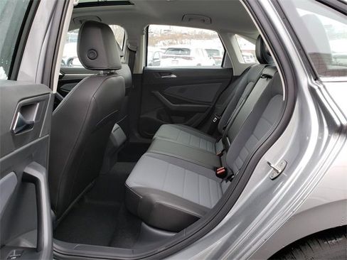 New 2026 Volkswagen Jetta SE image 8