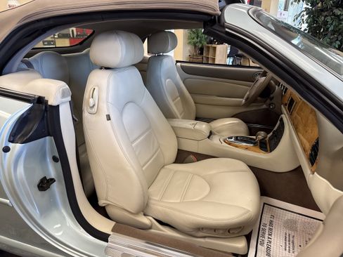 Used 2006 Jaguar XK8 Base image 17